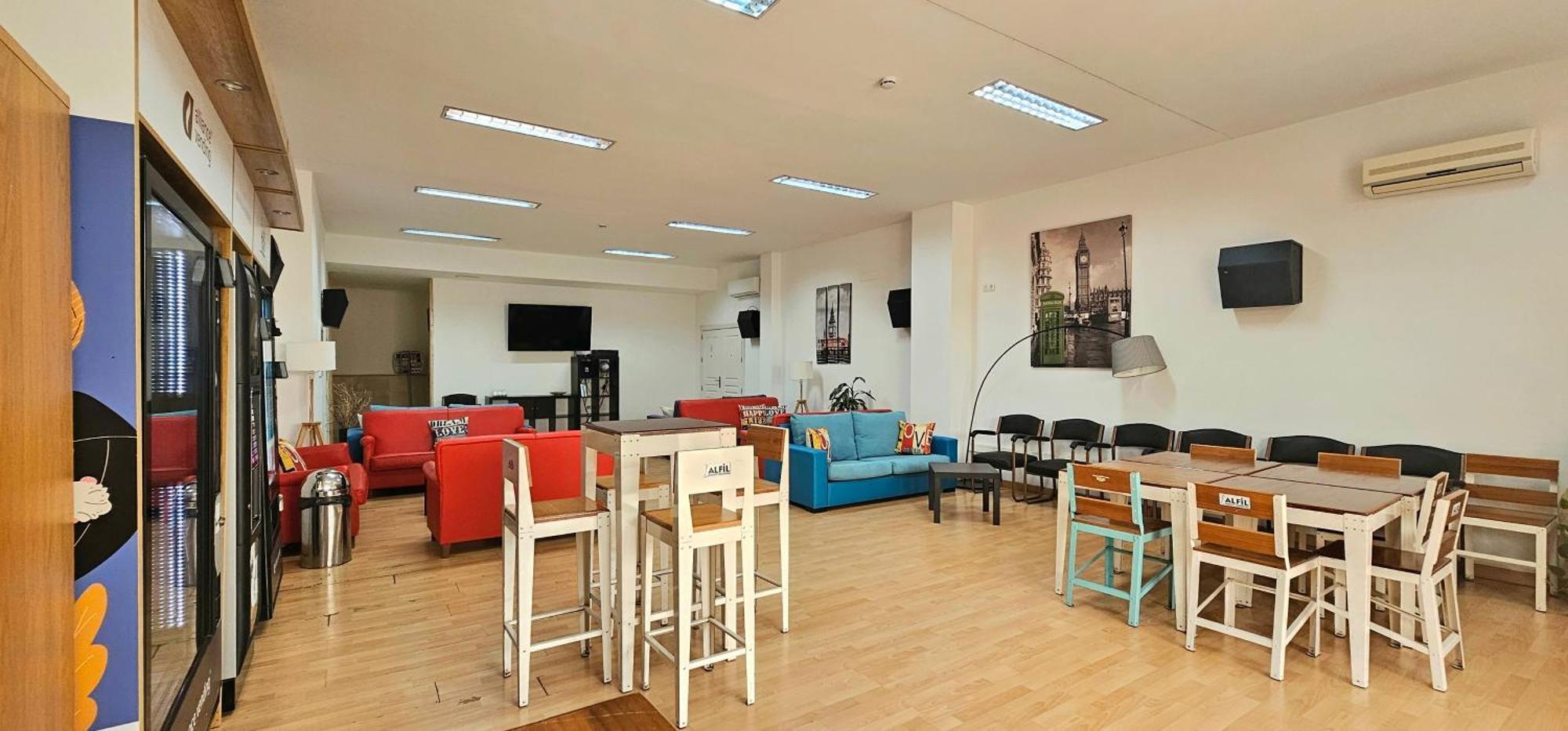 מאלגה Hostel Residencia Alfil מראה חיצוני תמונה