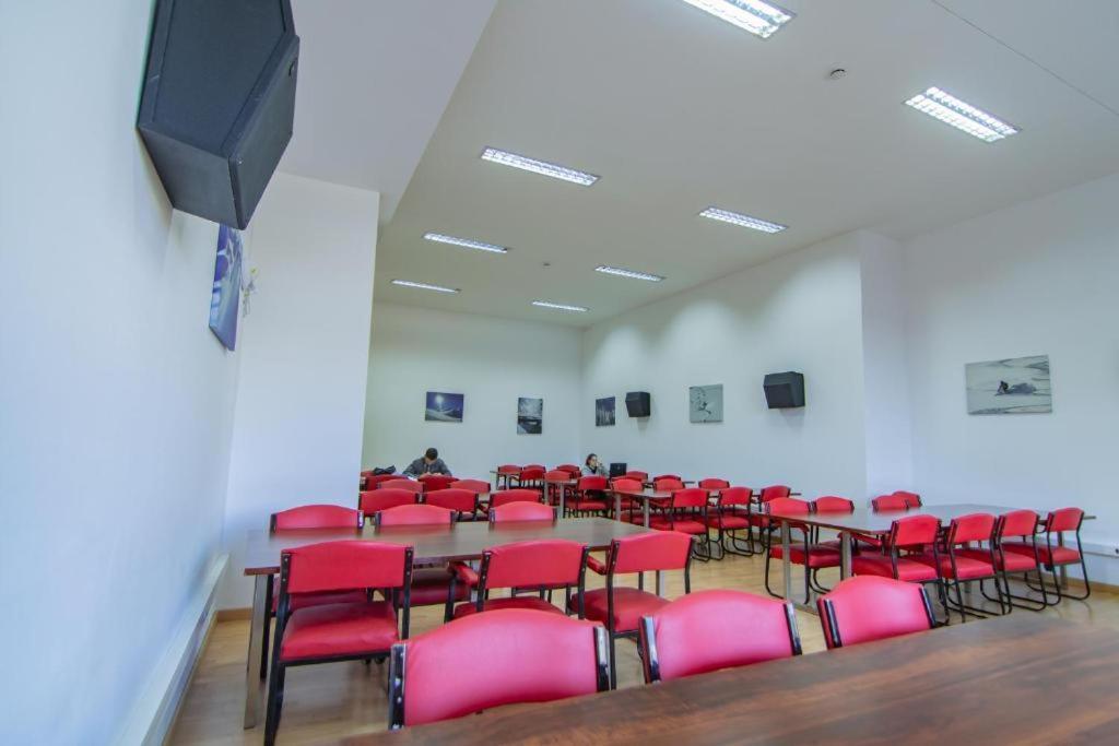 מאלגה Hostel Residencia Alfil מראה חיצוני תמונה