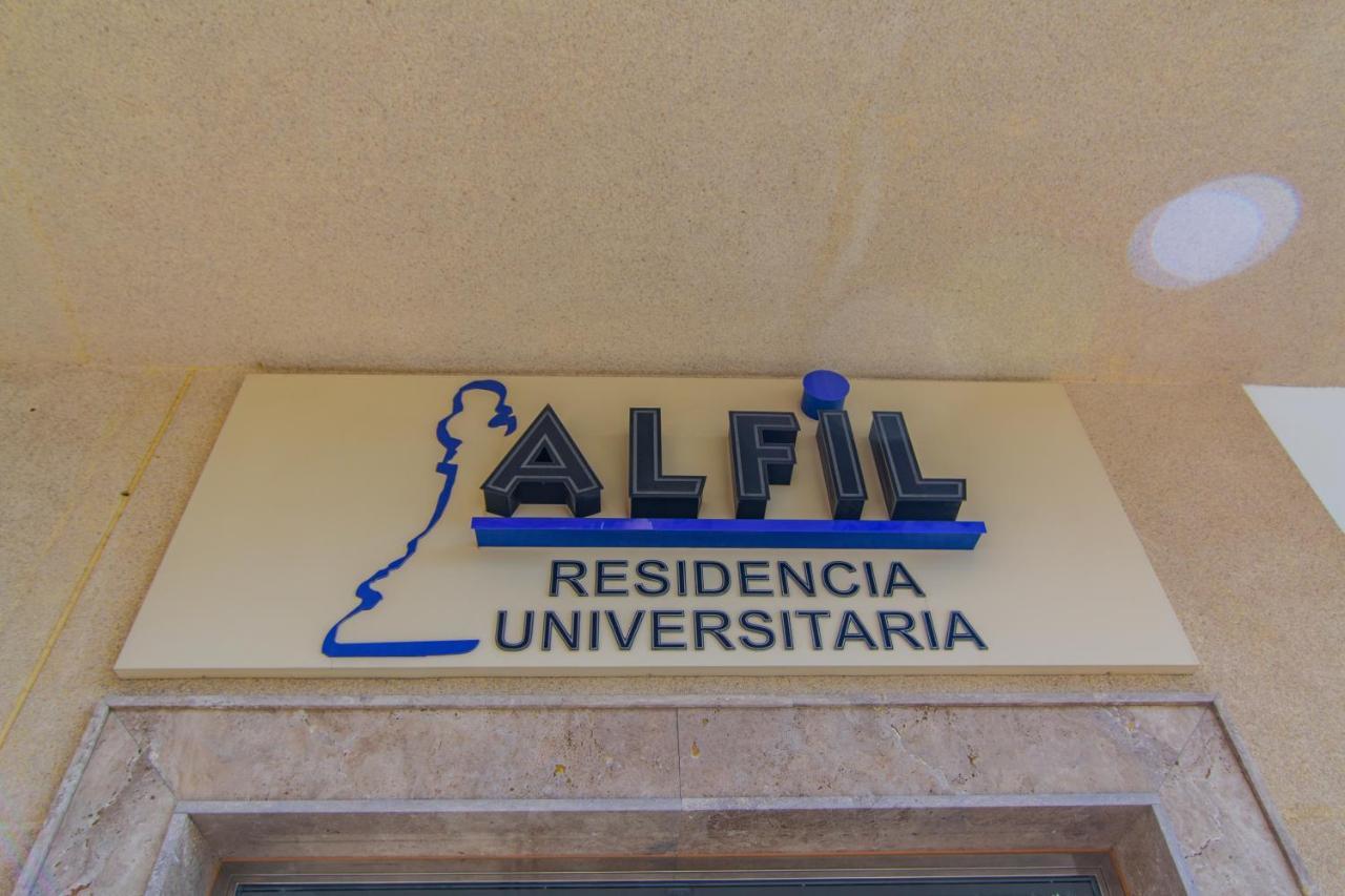 מאלגה Hostel Residencia Alfil מראה חיצוני תמונה